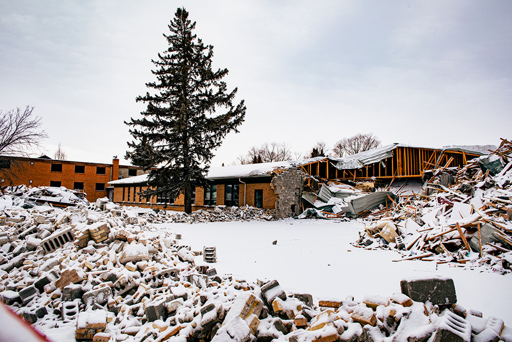 2G9A4598 building demolition